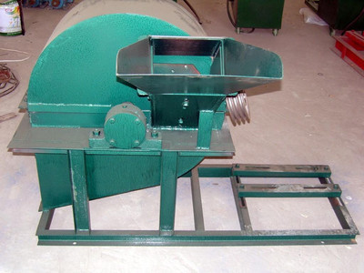 食用菌與木材鋸末粉碎機 多功能粉碎設備選購指南及鄭州中遠機械介紹